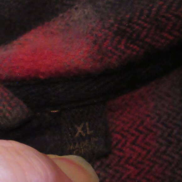 DKota Grizzly Red & Black Flannel Size XL 100% Cotton Snap Closures EUC - Picture 8 of 12